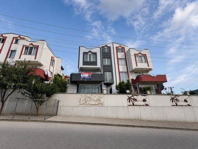 REMAX MİDDEN KUVA-İ MİLLİYE’DE 5+2, 3 KATLI VİLLA