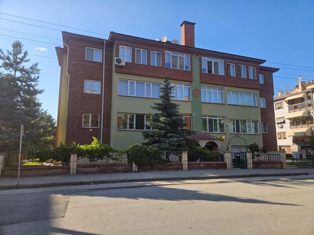 REMAX MOD'DAN SÜMER MAH. SİTE İÇİNDE SATILIK 3+1