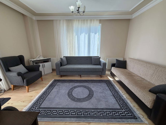 YAKACIK ÇARŞI'DA SATILIK 58M² 2+1 DAIRE
