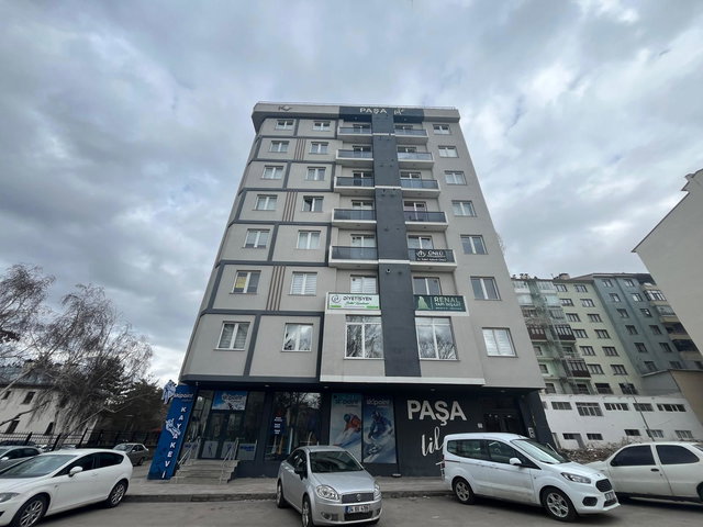 REMAX ARTIS'DEN ŞEHIR MERKEZINDE EŞYALI KIRALIK 1+1 DAIRE