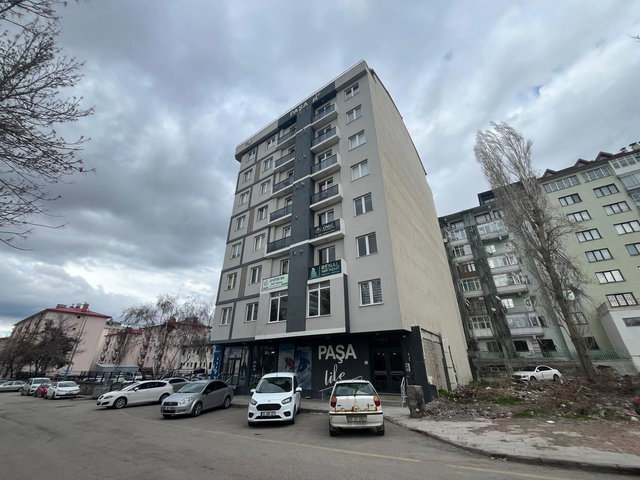 REMAX ARTIS'DEN ŞEHIR MERKEZINDE EŞYALI KIRALIK 1+1 DAIRE