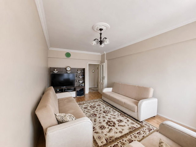 REMAX ARTIS'TEN SARAYBOSNA CADDESI'NDE SATILIK 3+1 DAIRE
