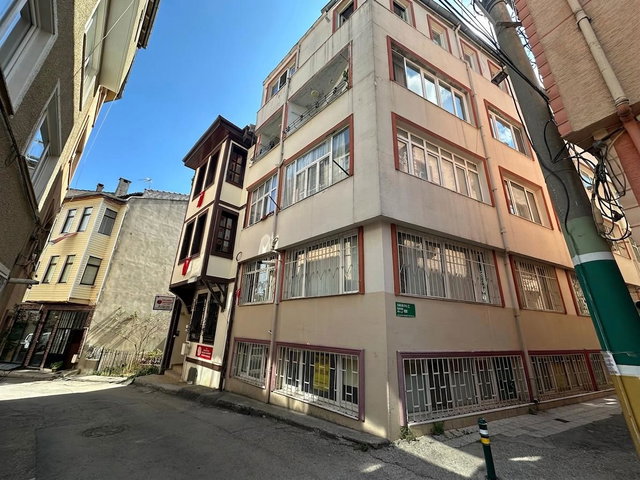 REMAX BEYAZ OSMANGAZİ SETBAŞI HOCAALİZADE’DE SATILIK 3+1 DAIRE
