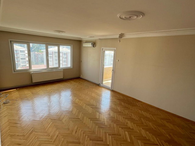 UĞURKENT SITESI'NDE GÜNEY CEPHELI ÖNÜ AÇIK SATILIK 3+1 DAIRE