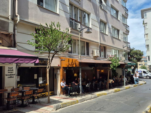TEŞVİKİYE FIRIN SOKAK'DA SEÇKIN YAŞAMIN MERKEZINDE, 1.KAT NET 130M2 4+1