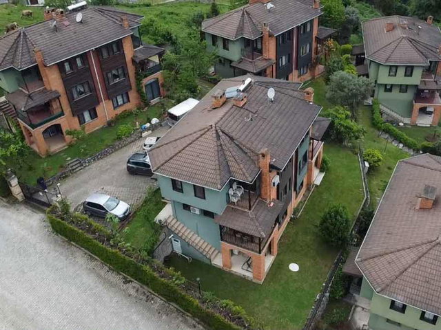 REMAX MOTTO SAKARYA SAPANCADA GÖL MANZARALI SATILIK VİLLA