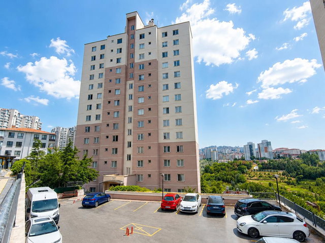 ÇANKAYA GÜZELTEPE VADİ SİTESİ'NDE  ARA KAT SATILIK 2+1 DAİRE