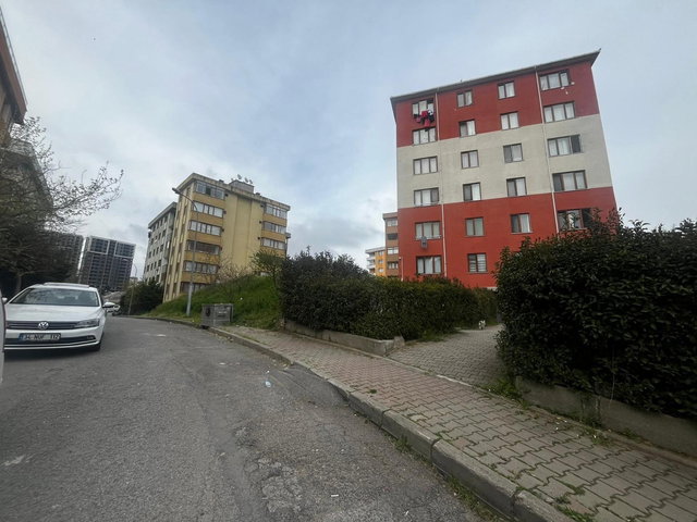 KARTAL HÜRRİYET MAHALLESİ SATILIK 2+1 DAİRE