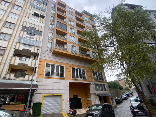 İZMİT AKÇAKOCA MH. EŞYALI 1+1 KİRALIK ARAKAT DAİRE