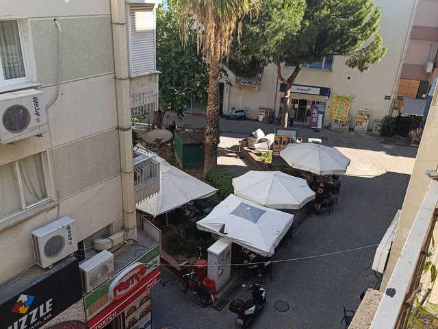KARŞIYAKA KARAKOL SOKAĞI MERKEZDE ACİL SATILIK 3+1 FIRSAT DAİRE