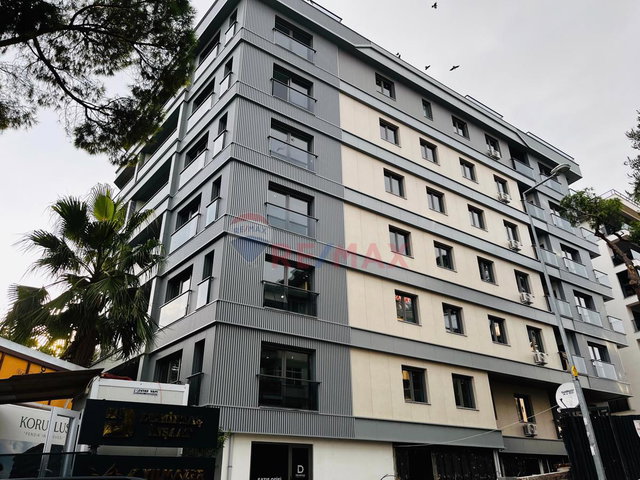 PENDİK KORU VE DENİZ MANZARALI SIFIR 400 M2 6+2 SATILIK DAİRE