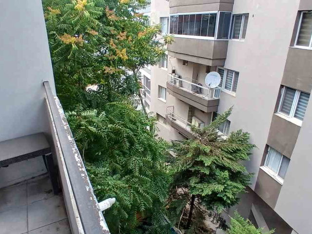 KONAK GÜNEŞLİ MAH’DE GÜNEY-KUZEY CEPHELİ, EŞYALI VE KİRACILI 2+1 ÇATI KATI DAİRE