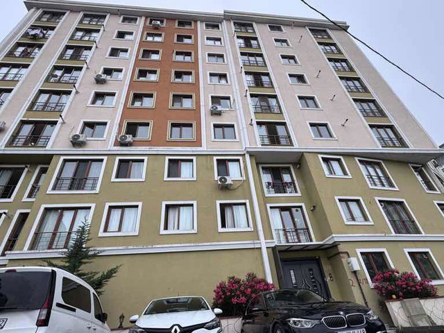 ALIBEYKÖY MERKEZ METRO TRAMVAY DURAKLARININ YANI KIRALIK 2 + 1