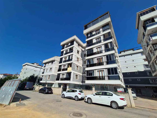 SULTANBEYLI ADIL MAHALLESINDE FERAH, GENIŞ, KULLANIŞLI 3+1 DAIRE