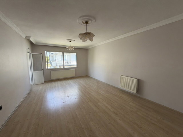 BUCA AKINCILAR MAH MERKEZİ KONUMDA KİRALIK 3+1 DAİRE