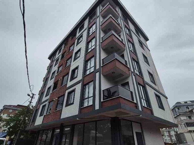 SULTANBEYLİ GÖLETİNE YAKIN 1 YILLIK BİNADA 3+1 EBEVYN BANYOLU