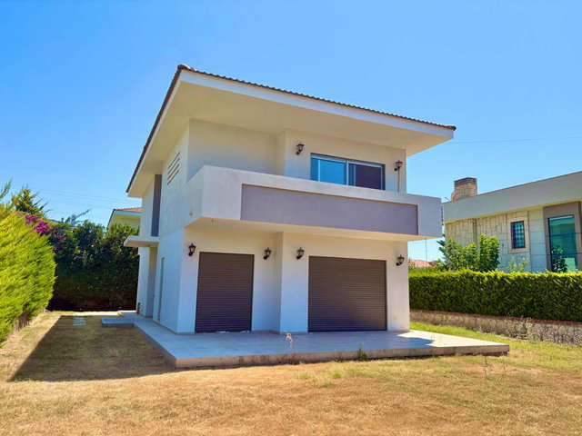 ÇEŞME ILICADA YILLIK KİRALIK 4+1 MÜSTAKİL VİLLA