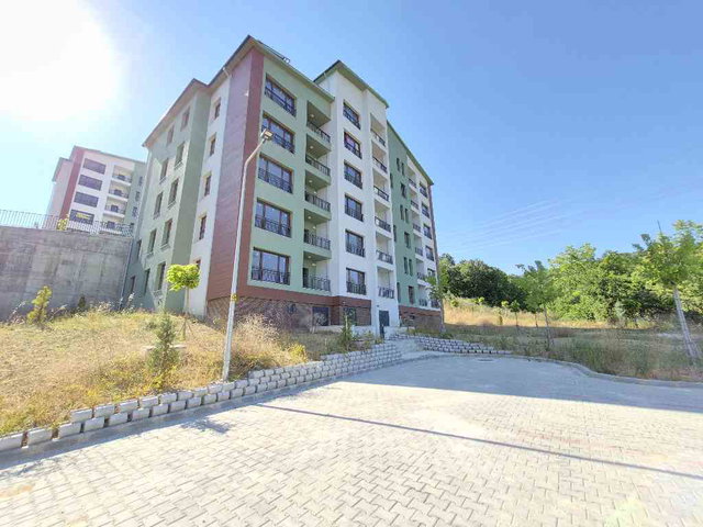 İZMİT’TE SIFIR 3+1 | SİTE İÇİNDE | BALKONLU | DOĞALGAZ KOMBİLİ | 23.000 TL