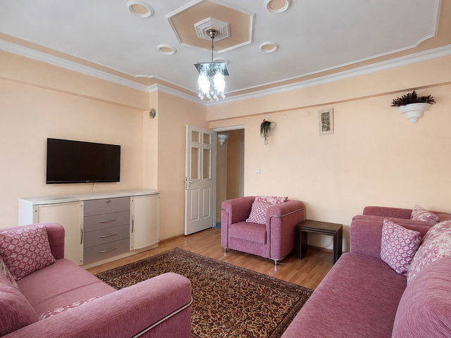 KARŞIYAKA GONCALAR MAHALLESİ’NDE, MERKEZİ KONUMDA 3+1 SATILIK DAİRE