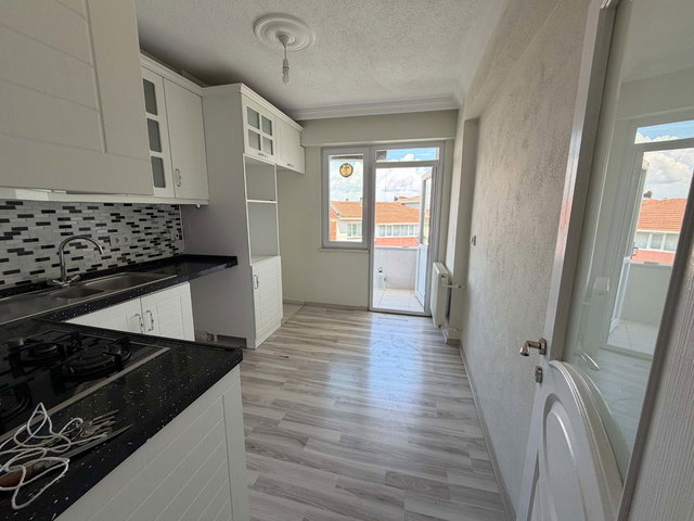 ESENTEPE MAH/MEVALANA CADDESİ ÜZERİNDE KİRALIK 3+1 DAİRE
