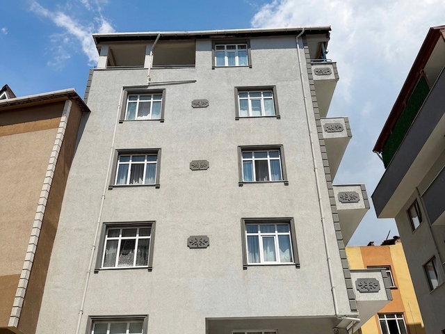 ÇAYIROVADA 2+1 BÜYÜK TIP SATILIK DAİRE