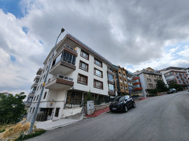 ÇANKAYA MİMAR SİNAN MAHALLESİNDE BAHÇELİ MOBİLYALI TERS DUBLEKS