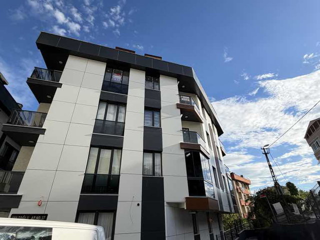 KÜÇÜK ÇAMLICADA MERKEZİ KONUMDA SIFIR 2+1 SATILIK DAİRE