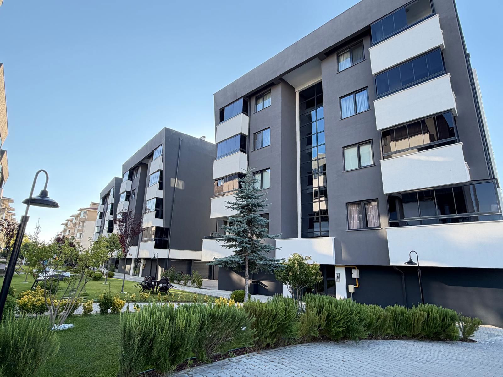 BATIKENT MAH. YAŞAM KENT SİVRİLER SİTESİNDE KİRALIK 3+1 DAİRE