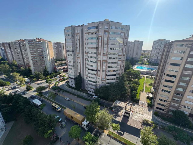 REMAX TEN BEYLİKDÜZÜ ADNAN KAHVECİ CEYLAN SİTESİ TADİLATLI 3+1