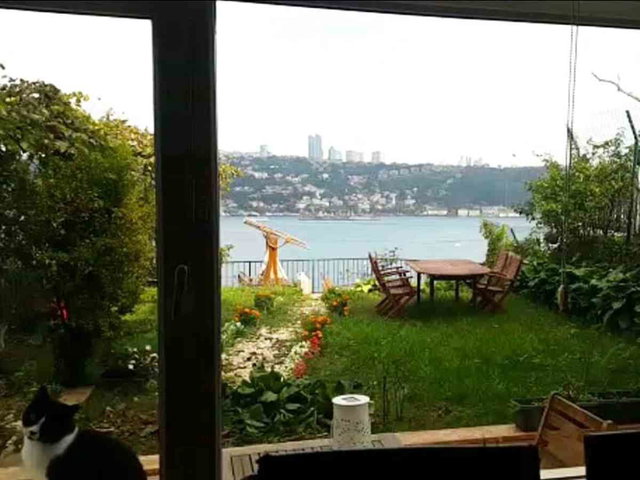 REMAX ANI 'DAN ÇENGELKÖY 'DE BOĞAZ MANZARALI BAHÇE KATI KİRALIK 3+1 DAİRE