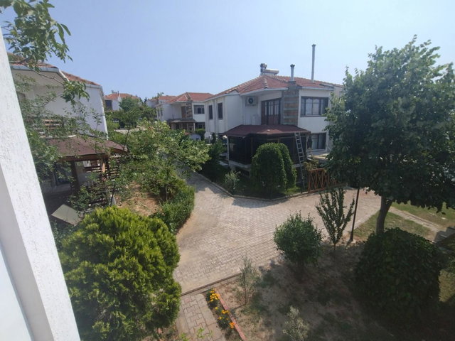SAROSTA EŞSİZ KONUM KADIKÖYSİTEİÇİ YATIRIM/OTURUM İÇİN 4+1 VİLLA