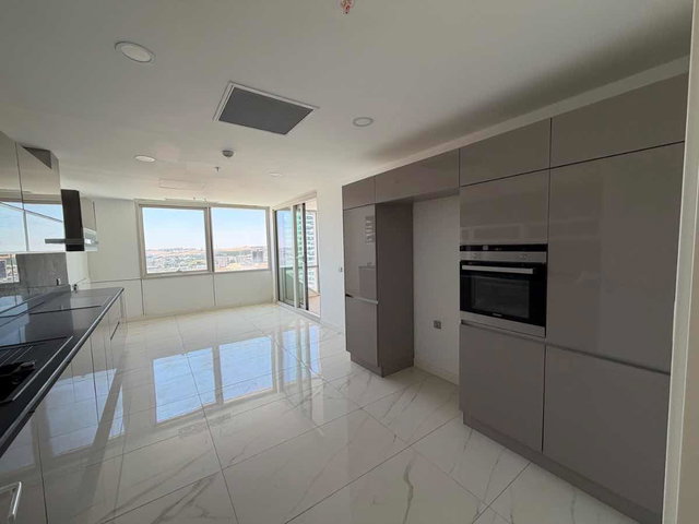 RE/MAX GÖKÇEM MEHMET AGHÖBÜR DEN İCONOVA`DA SATILIK 5+1 DAİRE