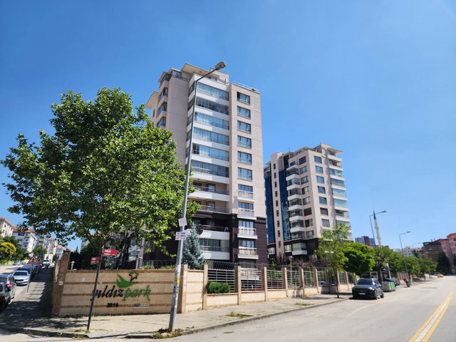 ÇANKAYA SANCAK MAHALLESİ YILDIZ PARK EVLERİNDE 4+1 SATILIK DAİRE