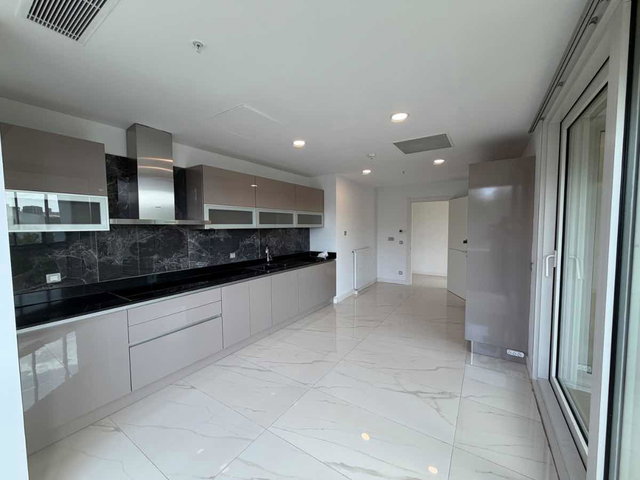 RE/MAX GÖKÇEM MEHMET AGHÖBÜR DEN İCONOVA`DA SATILIK 4+1 DAİRE