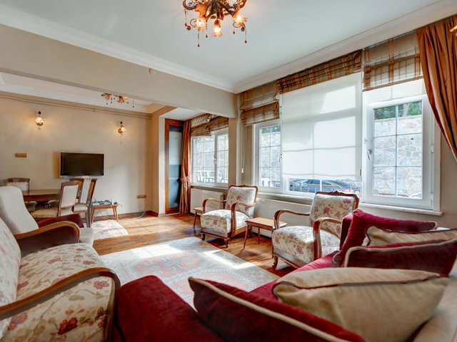 ÜSKÜDAR BEYLERBEYİ 'NDE FULL EŞYALI SATILIK 1+1  DAİRE