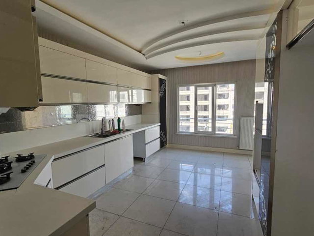 REMAX GÖKÇEM İLHAN İNAN'DAN BATIKENT'TE KİRALIK 4+1 DAİRE