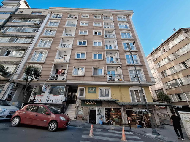 ŞİŞLİ BOMONTİ'DE YENİ BİNADA METROYA YAKIN SATILIK 2+1  ARA KAT DAİRE