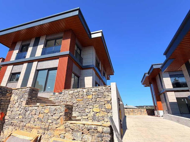 ŞEYDA YAVUZ'DAN YAVUZ SELIM MAHALLESINDE 200M² 5+1 SATILIK VILLA