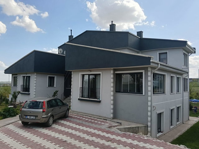 GÖLBAŞI HACILAR’DA TEK TAPULU, ÇİFT YAŞAM SUNAN LÜKS İKİZ VİLLA!