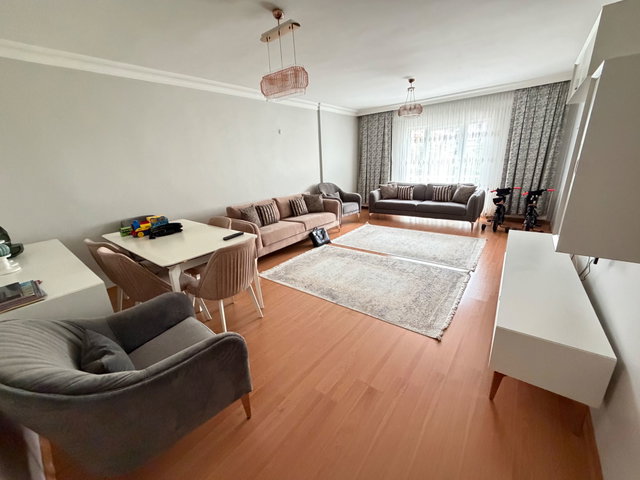 BEYLİKDÜZÜ ADNAN KAHVECİ MAHALLESİ ATILIM APARTMANI'NDA KİRALIK 3+1 DAİRE
