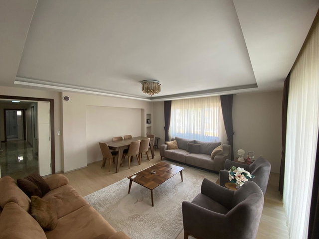 RE/MAX İNCİ'DEN BAHÇELİEVLER TEKNİK LİSE CAD. ÜZERİ 3+1 SATILIK DAİRE