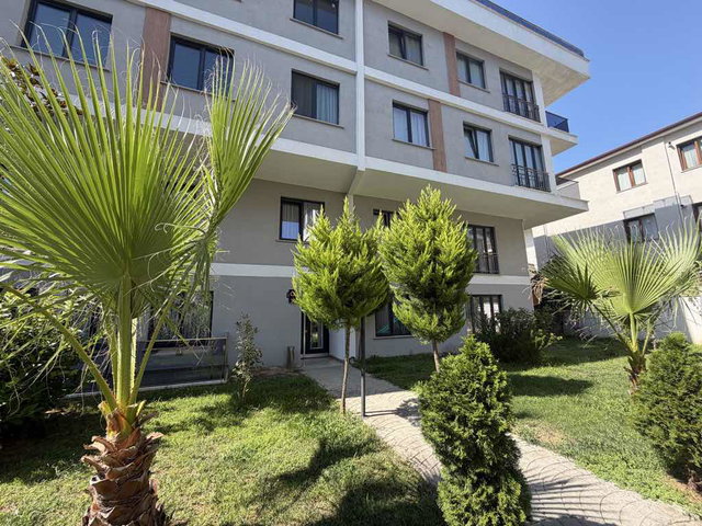 BEYLİKDÜZÜ KAVAKLI SİTE İÇİNDE KELEPİR 1+1 BAHÇE KAY