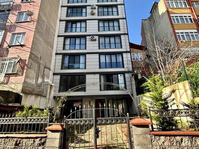 ÜSKÜDAR MERKEZDE 4+1 GİRİŞ DUBLEKS KİRALIK