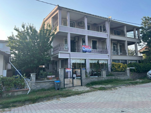 MARMARA EREĞLISI YEĞEN 1 SAHIL SITESI'NDE 150 M² ARSA ÜZERINDE SAHILE 150 METRE  5+1 İKIZ VILLA