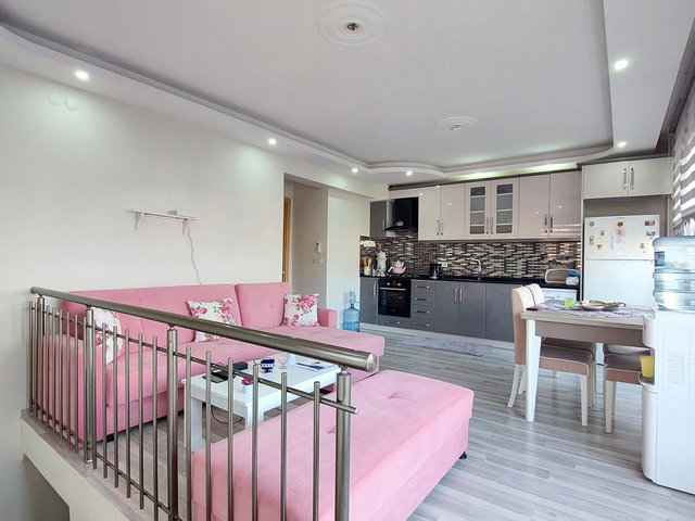 YENIFOÇA’DA DENIZ MANZARALI, VERANDALI 3+1 DUBLEKS DAIRE