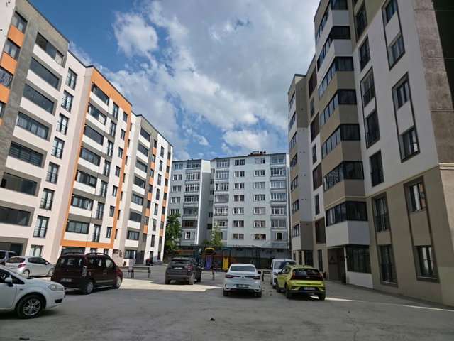 REMAX İLKE'DEN ÜSKÜDAR SİTESİ'NDE 4+1 SATILIK DAİRE