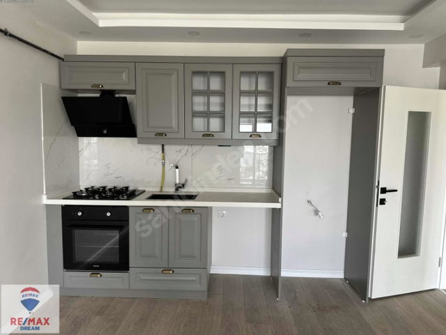 REMAX 'DEN ÇİFTLİK MAH SİTE İÇERİSİNDE ARA KAT KİRALIK 1+1 DAİRE