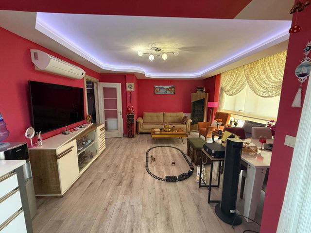 İKİÇEŞMELİK'TE TATLISES KONAKLARI'NDA HAVUZLU SITEDE 3+1 DAIRE