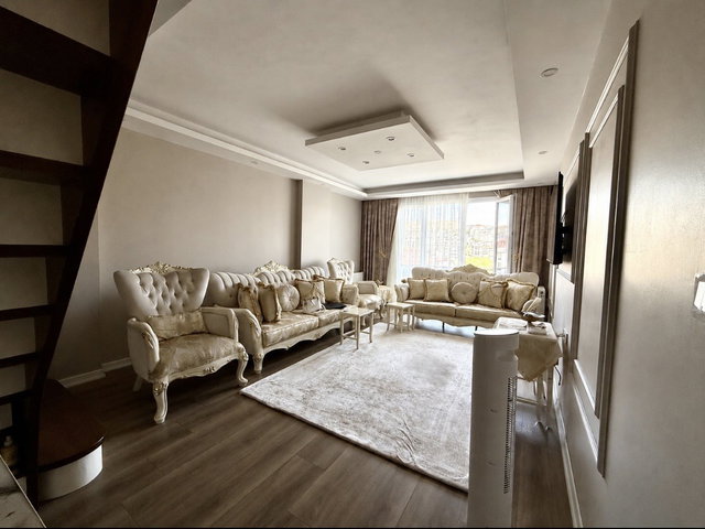 REMAX ALYA’DAN BEYLİKDÜZÜ KAVAKLI MAH SATILIK 4+2 DUBLEKS DAİRE