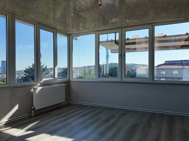 ÜSKÜDAR KISIKLI 'DA METROYA YAKIN FERAH KİRALIK 2+1 DAİRE